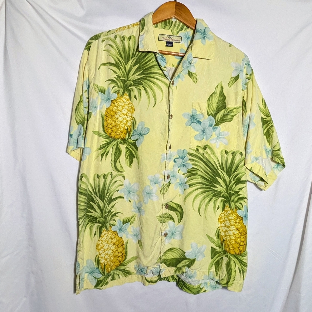 Men's Tommy Bahama 100%‎ Silk Hawaiian Shirt, Pale Yellow W/Pineapples, Sz M